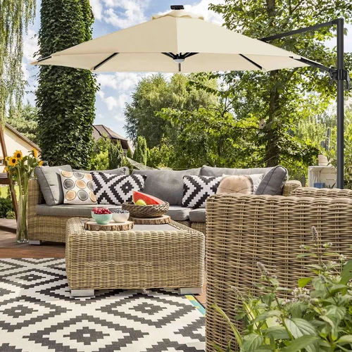 Praktiškas skėtis su reguliuojamu kampu ir rankiniu švaistikliu