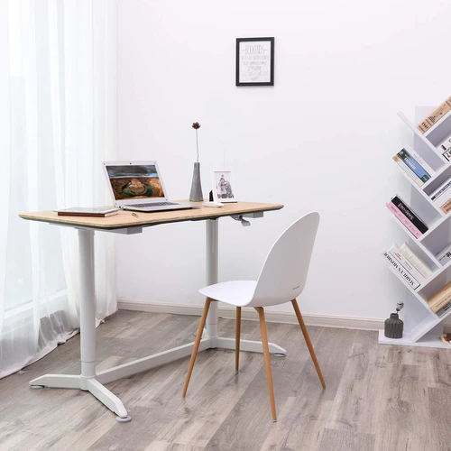 Stilingas biuro stalas su natūralaus grūdo spalva