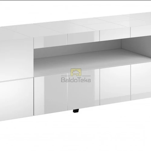 Moderni spinta su cokoliu ir kojelėmis