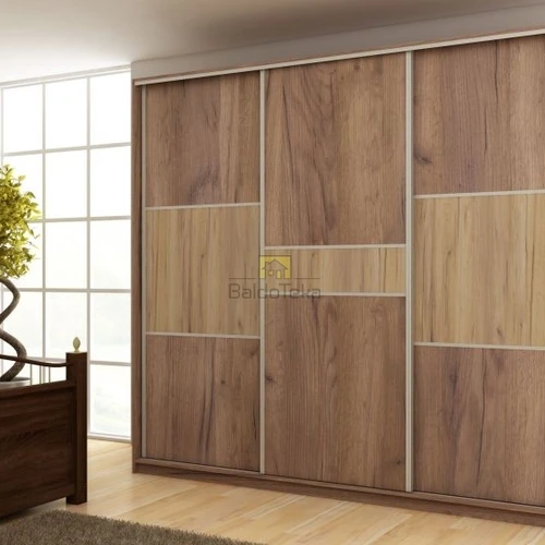 Plati 216 cm aukščio spinta su dideliu talpinimu