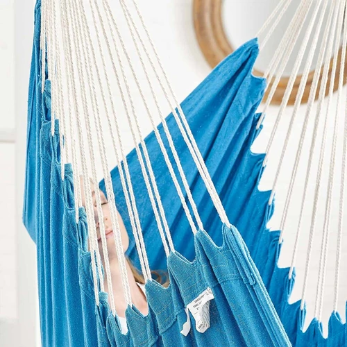 Mėlyna pakabinama kėdė gamtos poilsiui