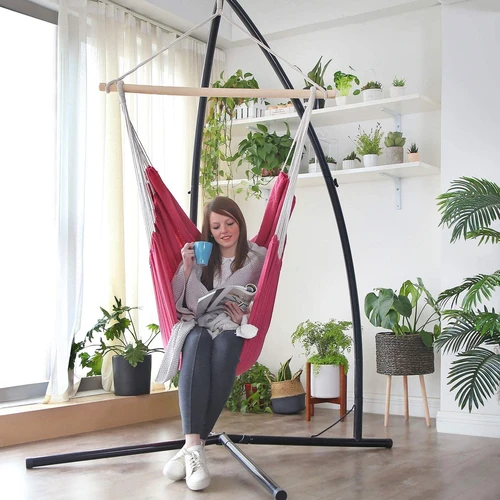 Sukurkite poilsio oazę su ąžuolo pakabinama kėde