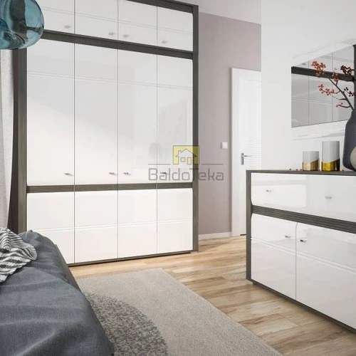 Kokybiška spinta tamsi pušis, balta blizgi, apšvietimas |