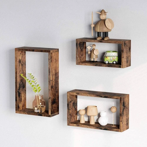 Vintažinės rudos spalvos lentynos – šildo interjerą