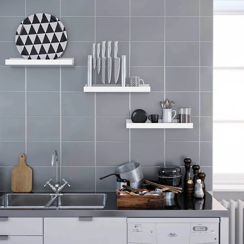 Lengvai montuojamos plūduriuojančios lentynos – tinka betonui ir plytoms