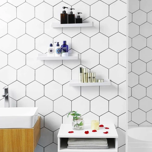 Blizgios baltos lentynos – puikus sprendimas bet kokiam interjerui