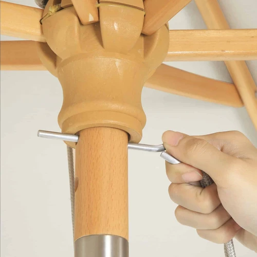 Skėtis su sulankstymo funkcija – idealus užtemimas balkone ar sode