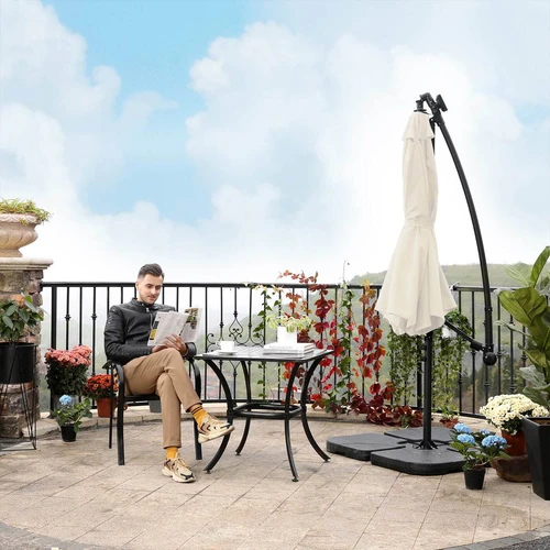 Skėtis su saulės baterijomis ir romantiška atmosfera