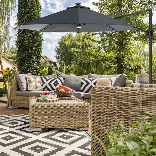 Praktiškas skėtis su rankiniu švaistikliu ir reguliuojamu kampu