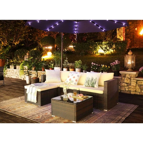 Sodo sofos komplektas su stalais ir pagalvėlėmis