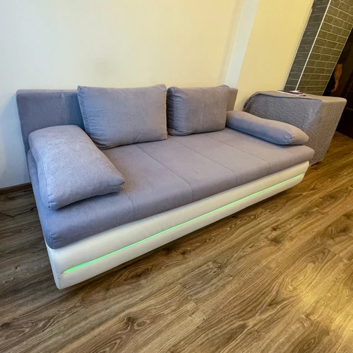 Sofa-lova su nedideliais defektais