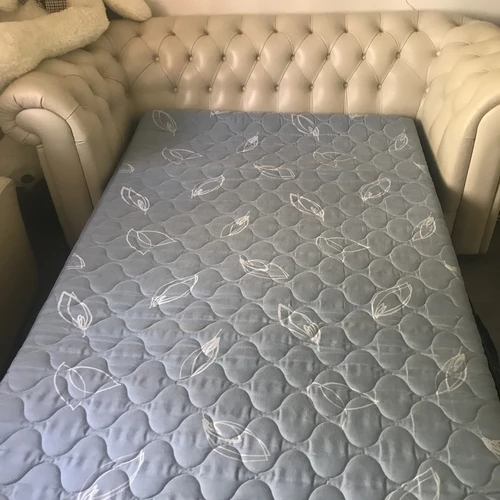 Patogi sofas-lova su papildomu čiužiniu