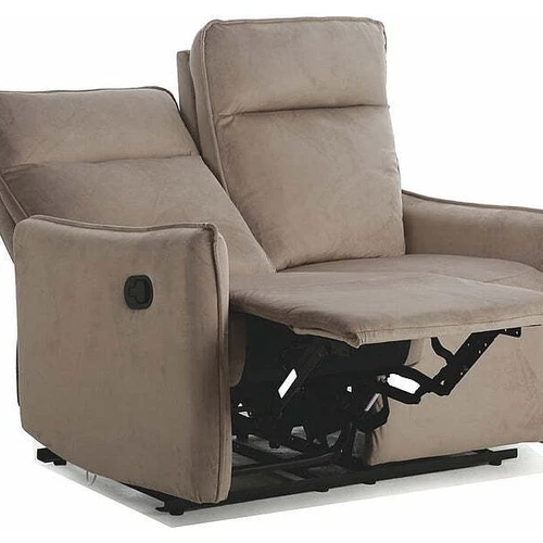 Modernūs sofos su funkcionaliu atlošu ir minkštais pagalvėmis