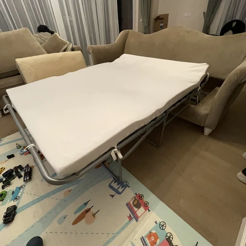 Erdvė naudota sofa 2,2 m su miegamuoju fonu