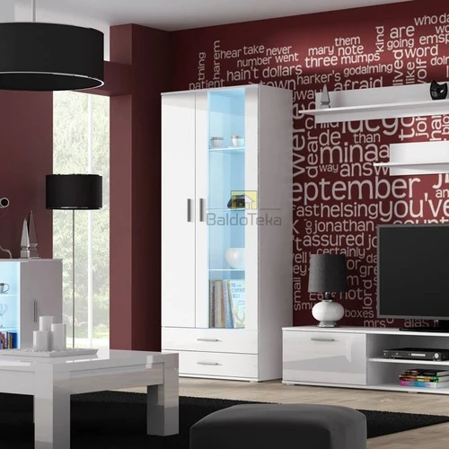 Aukšta spinta su baltu blizgiu fasadu