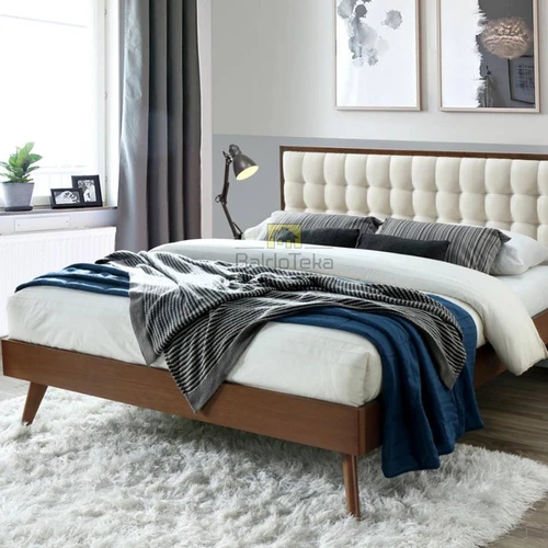 Moderni riešuto spalvos lova su grotelėmis