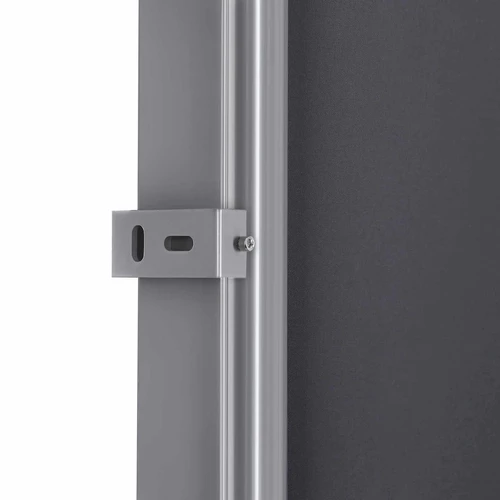 Poliesterinis audinys ilgai išlaikantis spalvas