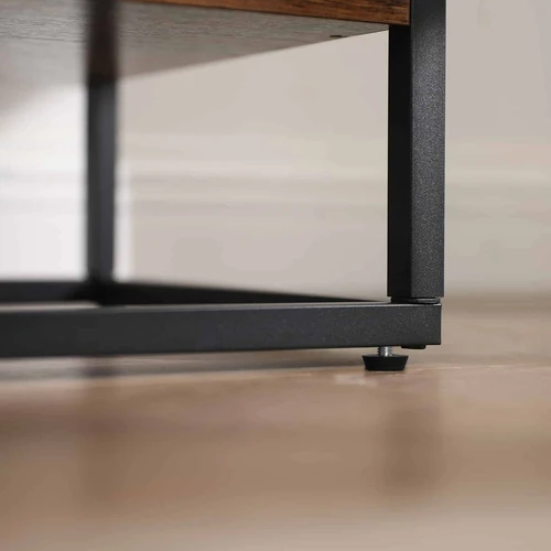 Modernus stalas su grūdintu stiklu