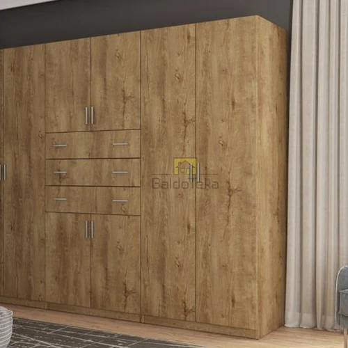 Dizaineriška spinta su pasirenkama spalva