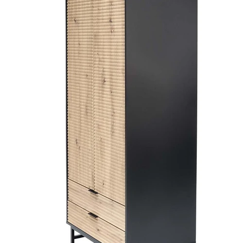 Patogi spinta su laminuota medžio drožlių plokšte