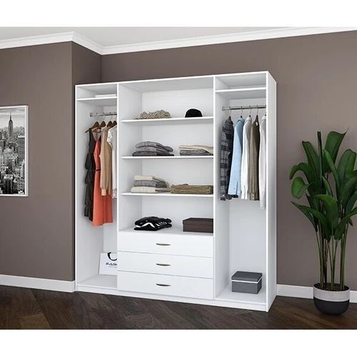 Keturių durų spinta su veidrodžiais – puikus sprendimas jūsų namams