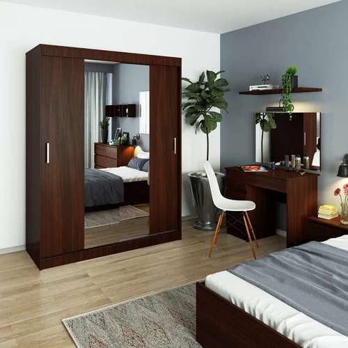 Tamsiai ruda spinta su veidrodžiu ir aliuminio profiliais – modernus ir patvarus baldas