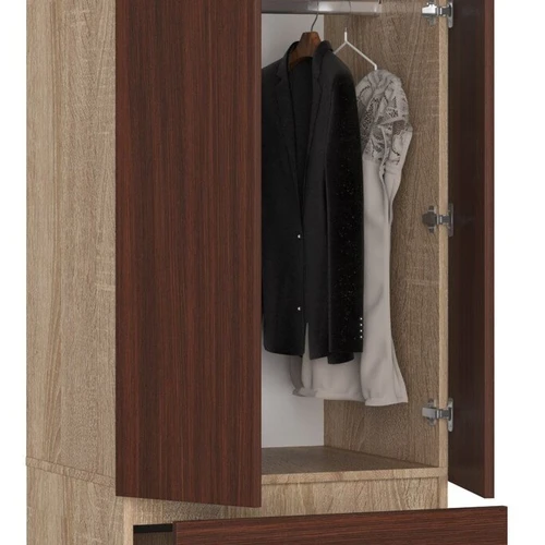 Patogi spinta su stalčiais ir drabužių bėgiu