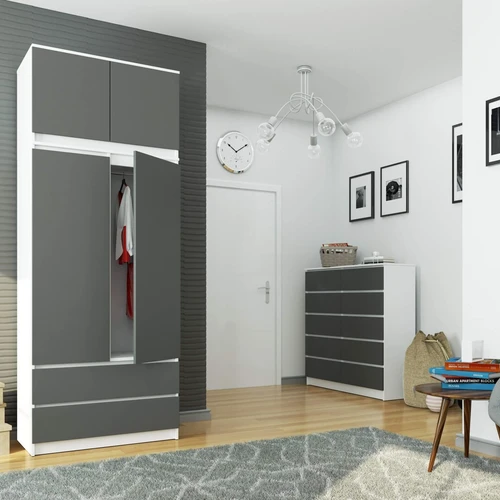 Kokybiška spinta su ABS kraštais ir 4 lentynomis