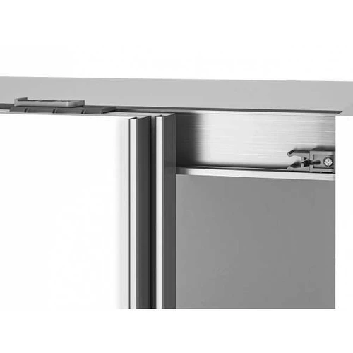 Elegantiškos baltos spintos su atidaromomis durimis