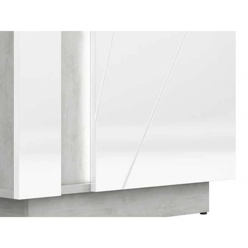 Elegantiška spinta su sidabriniu atspalviu ir jutikliu