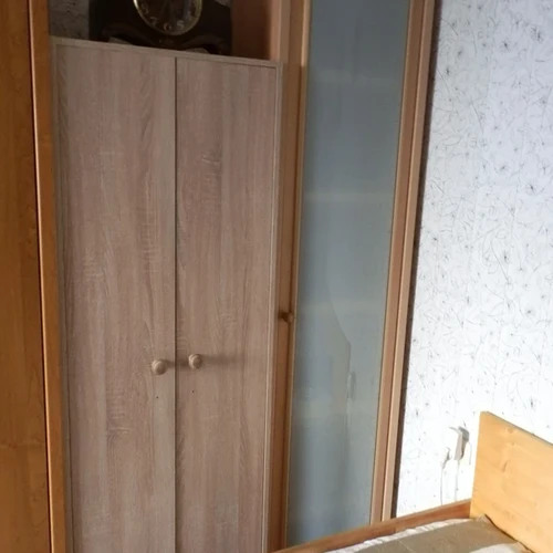 Kompaktiška spinta 183 cm aukščio