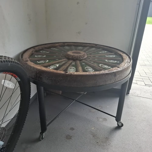 Minkštos spalvos minkštas fotelis