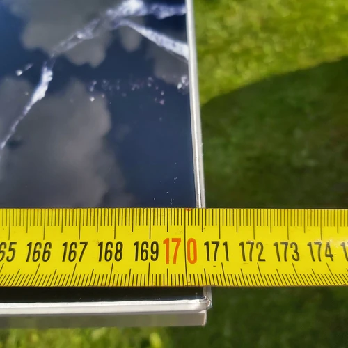 Parduodamas valgomojo stalas su minimaliais defektais