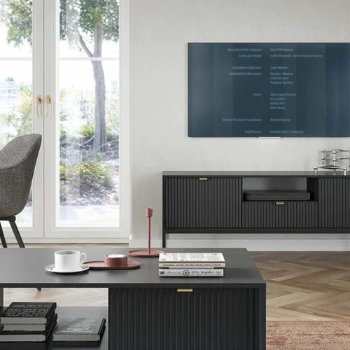 Minimalistinis stalas su ABS briaunomis ir LMDP plokšte