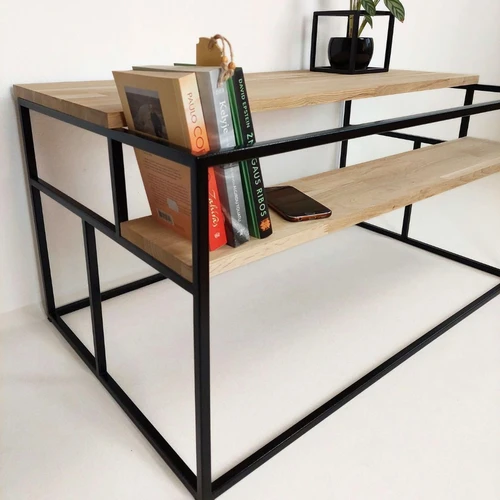 Stilingas staliukas su natūralaus medžio ir juodo plieno deriniu