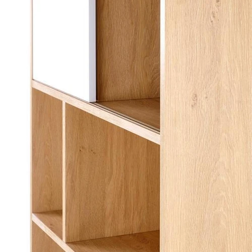 Praktiška spinta su stumdomomis durimis, 80x33x180 cm