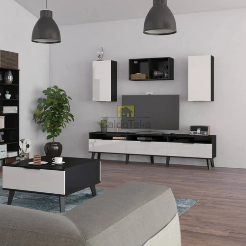 Ergonominė spinta su mediniais elementais