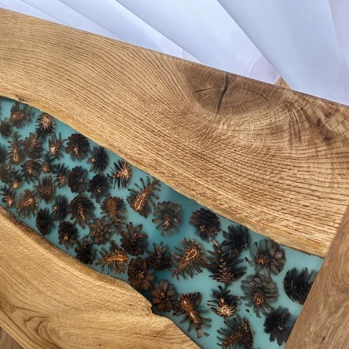 Subalansuotas dizainas su harmoningu medžiagų deriniu