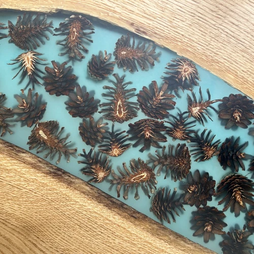 Stalas, kuris šviečia tamsoje ir suteikia jūrų atmosferą