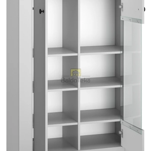 Modernus sidabrinis stalas su kompaktiškais matmenimis