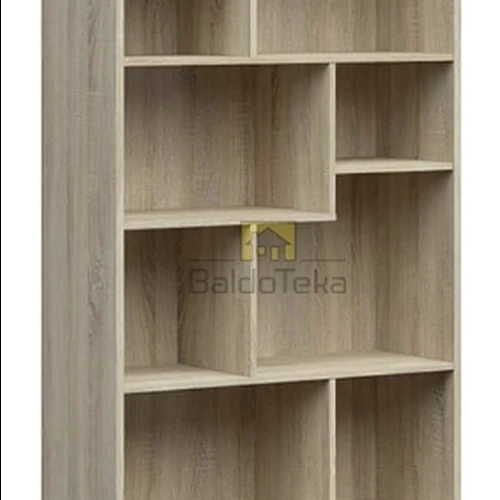 Stilinga spinta su įvairių spalvų variantais ir erdviu vidumi