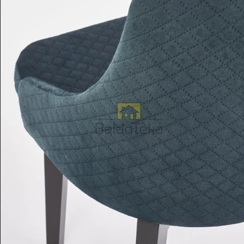 Velvetinė kušetė su natūraliu buku ir moderniu dizainu