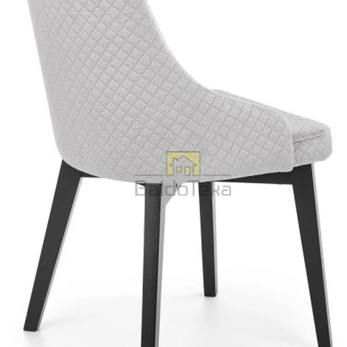 Stilingas šviesiai pilkas fotelis su medinėmis detalėmis