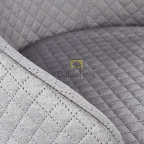 Juodas fotelis su minkštu velvetiniu dangalu