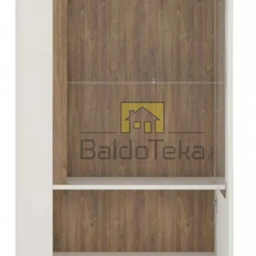 Balta matinė spinta su ąžuolo detalėmis ir blizgiu apdailu