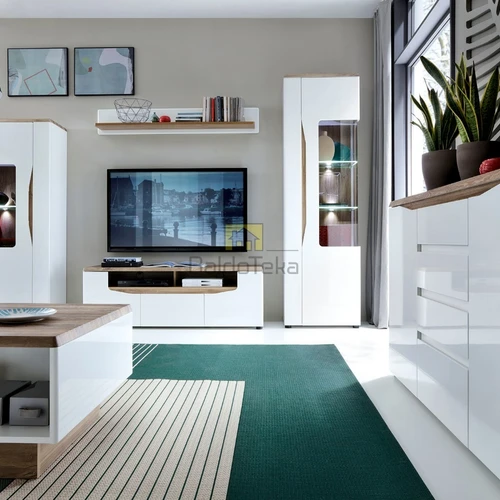 Erdvi spinta su tylaus uždarymo sistema ir pasirenkamu apšvietimu