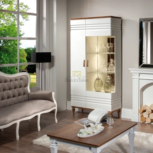 Elegantiška MDF/PVC spinta su natūraliomis rankenėlėmis