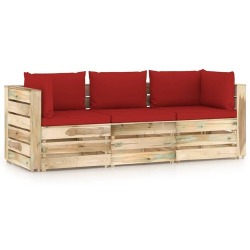 Trivietė sodo sofa su raudonomis pagalvėlėmis, žaliai impregnuota mediena