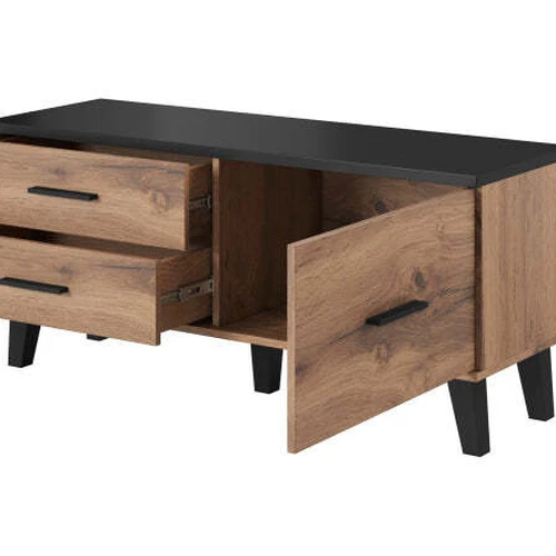 Kokybiška spinta su matinėmis plokštėmis ir 15 cm aukščio kojomis