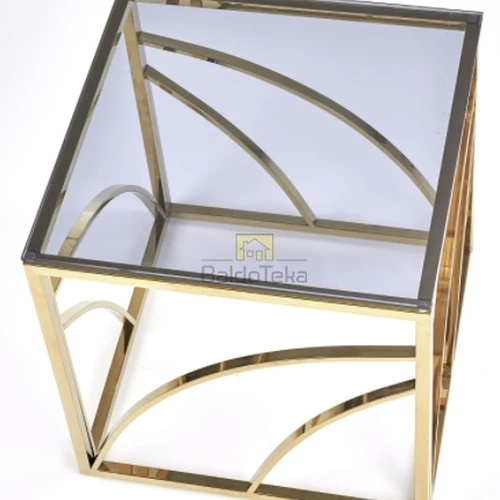 Aukso spalvos stiklinis stalas su moderniu dizainu